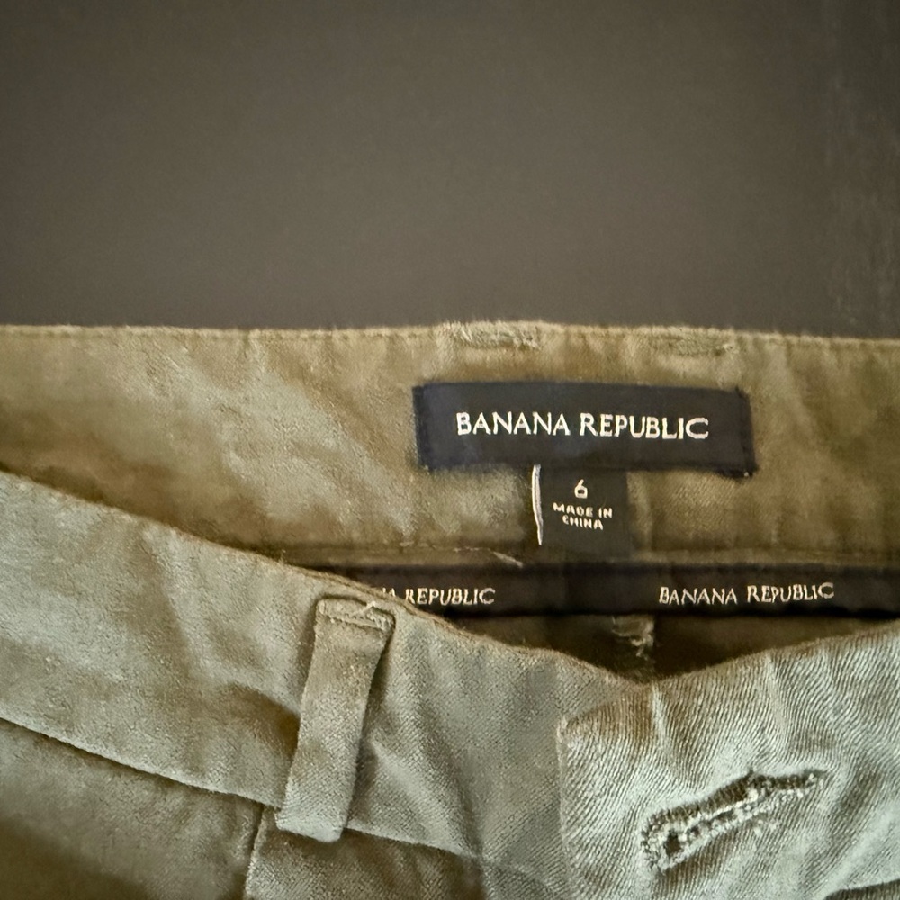 Banana Republic Women’s Khaki Chinos